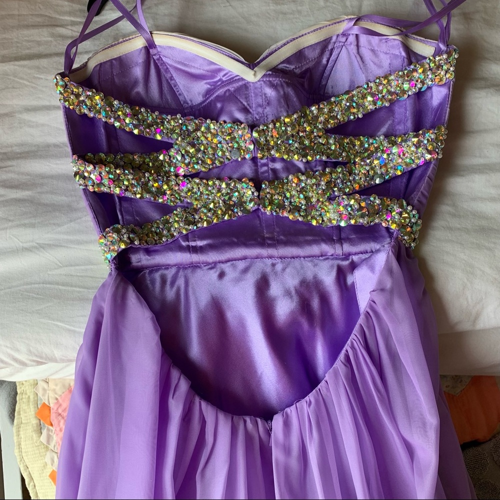 La Femme Prom / Wedding / Grad Formal dress, size 2 - Picture 14 of 16